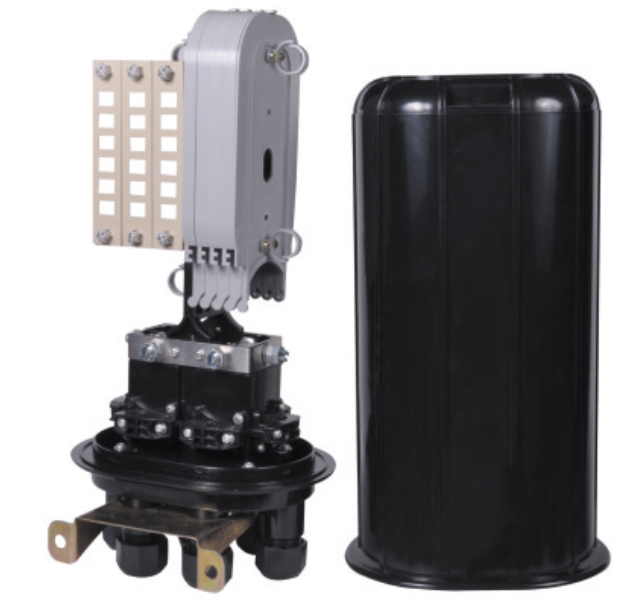 Fiber optic splice closure for PLC splitter 