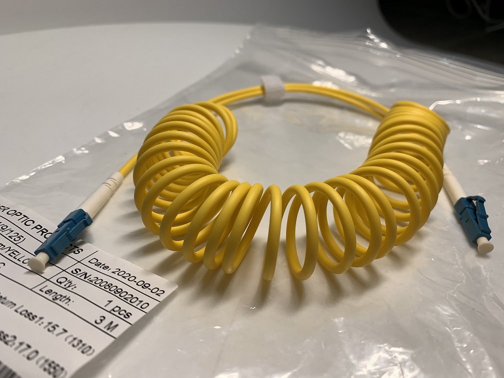 Manufaturing 1M LSZH Sprial Cable Customized Retractable Spiral Patch Cord