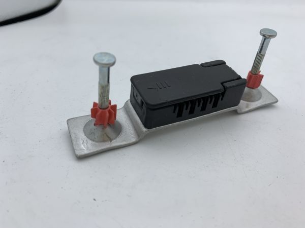 Fiber Optic Cable Clip With Concrete Nail For FTTH cable